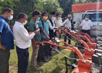 बुद्धभुमि नगरपालिकाले वितरण ग¥यो ३२ कृषकलाई कृषि यन्त्र