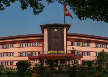 प्रतिनिधिसभा विघटन विवाद : देउवा नेतृत्वको मुद्दा पहिला टुङ्ग्याउने