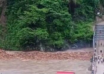 मेलम्चीमा भीषण बाढी र पहिरो, दर्जन बढी हराएको प्रहरीको अनुमान