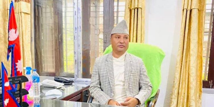 सुदूरपश्चिम प्रदेशका भौतिक पूर्वाधार विकास मन्त्री दीर्घ बहादुर सोडारीविरुद्ध प्रहरीमा जाहेरी