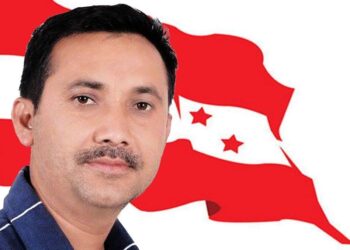 ओलीलाई विश्वप्रकाशको प्रश्न- ‘साथ छँदा आन्द्रा गाँस्ने, साथ छुट्दा आन्द्रै निकाल्ने ?
