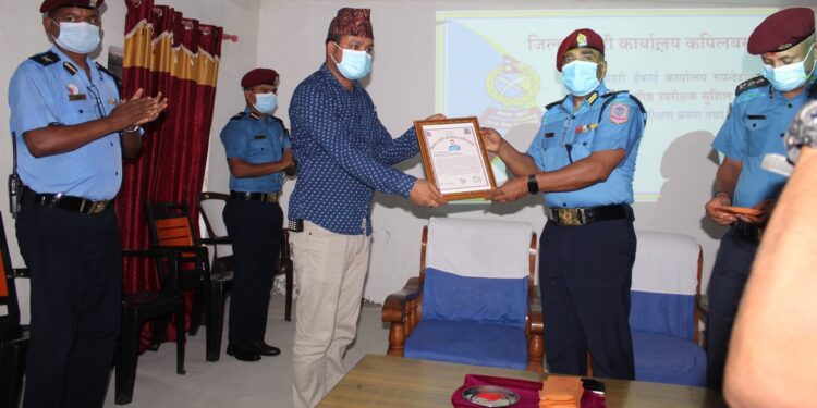 उत्कृष्ट प्रहरीको रुपमा डिएसपी भण्डारी सम्मानित