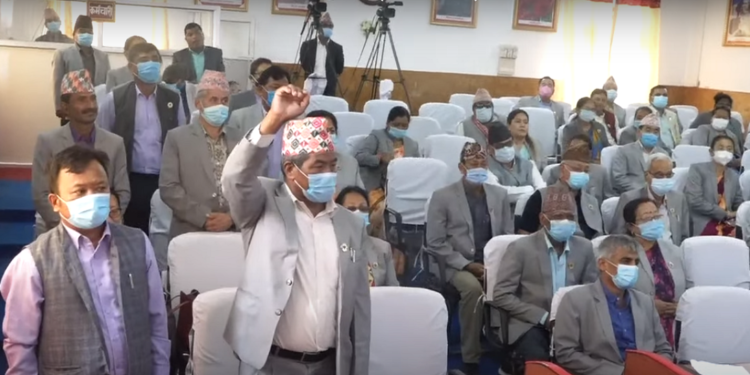 प्रदेश १ : प्रदेशसभा बैठक अवरुद्ध, मन्त्रीले सांसदलाई गाली गरेको आरोप