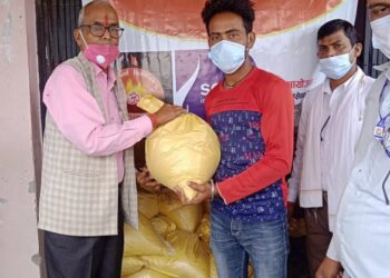 हिन्दु स्वयंसेवक संघ र सेवा इन्टरनेशनलको सहयोगमा खाद्यान्न वितरण 