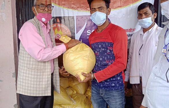 हिन्दु स्वयंसेवक संघ र सेवा इन्टरनेशनलको सहयोगमा खाद्यान्न वितरण