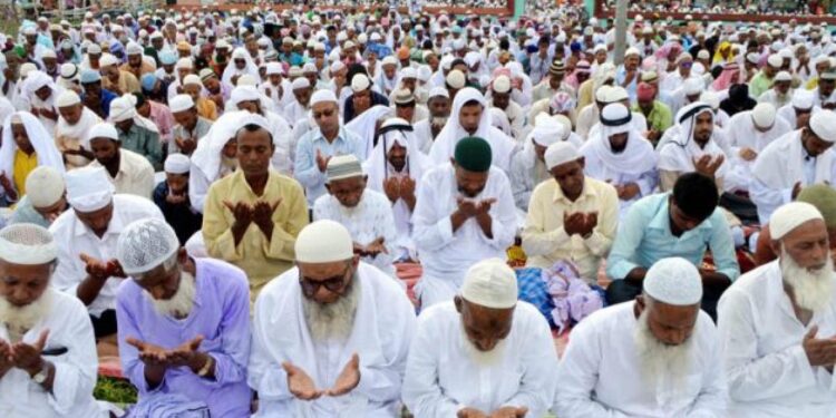 मुस्लिम धर्मावलम्बीले आज बकर–इद हर्ष र उत्साहका साथ मनाउँदै, सार्वजनिक बिदा