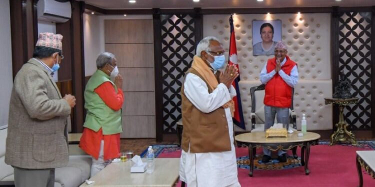पूर्वप्रधानमन्त्री ओलीलाई जसपाका अध्यक्ष ठाकुर लगायतका नेता बालकोट पुगे