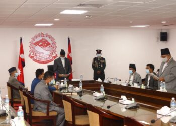 सिंहदरबारमा स्वास्थ्य राज्यमन्त्री श्रेष्ठले लिए शपथ