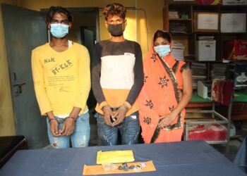 ब्लाउजभित्र लुकाई ल्याउँदै गरेको ब्राउनसुगर सहित ३ जना पक्राउ