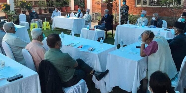 बूढानीलकण्ठमा कांग्रेस शीर्ष नेताहरूको छुट्टै बैठक