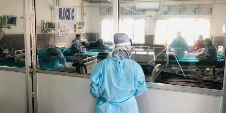 काठमाडौँ उपत्यकामा कोभिड संक्रमित बढ्नाले अस्पतालका शय्या भरिँदै