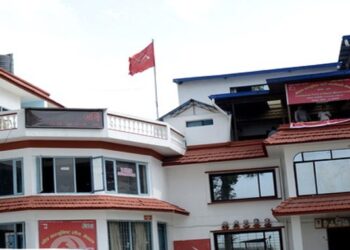 माओवादीको भागमा ६ मन्त्रालय, आकांक्षी धेरै देखिएपछि आलोपालोको प्रस्ताव