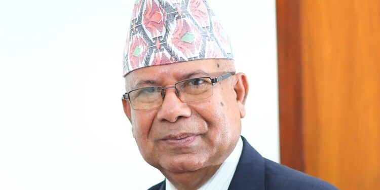 कुनै पनि दलसँग पार्टी एकता गर्दैनौँ : माधव नेपाल