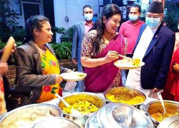 कोरोनाका कारण कतिपय जनता भोकै, ओली ‘बा’को भीआईपीवाला भोज–भतेर