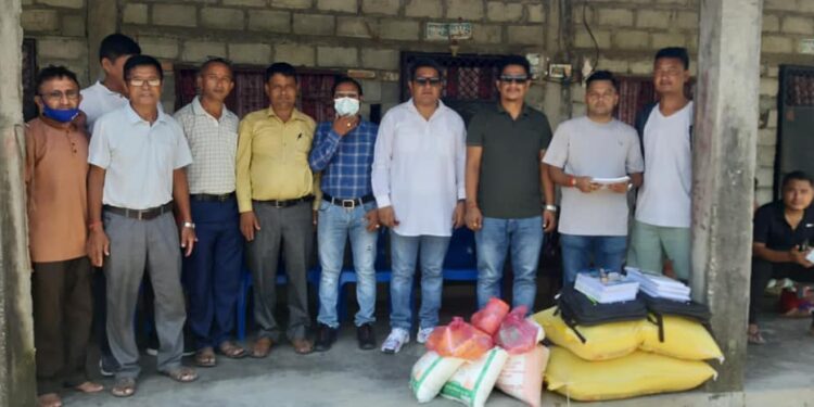 तरुण दल र नेविसंघ कपिलवस्तुद्धारा विपन्न परिवारलाई सहयोग प्रदान
