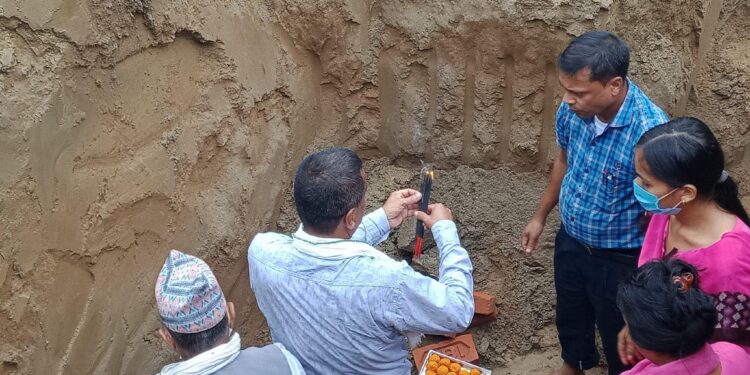 विध्यालयको चार कोठा भवन एक कार्यक्रमका बिच शिलन्यास