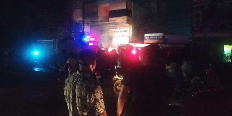 बुटवलको राजमार्ग चौराहामा रहेको एक पसलमा आगलागी