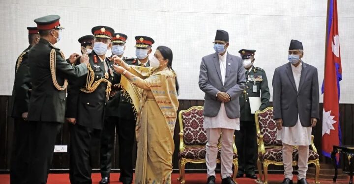 प्रधानसेनापति शर्माले लिए शपथ
