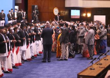 संसद बैठक शुरु हुनासाथ एमाले सांसदहरूले थाले आज पनि नाराबाजी