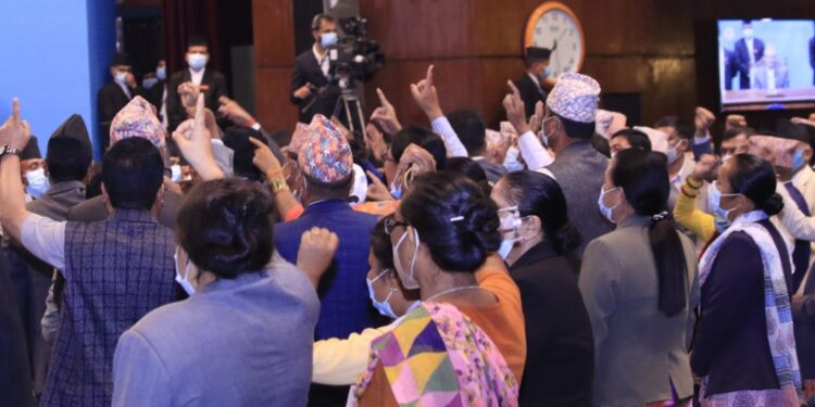 संसद बैठक शुरूः एमालेले शुरु गर्याे अवरोध