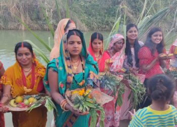 उदाउदो सुर्यलाई अर्घ दिई छठ पर्व सम्पन्न (फोटो फिचर)