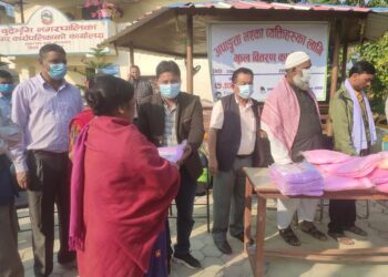बुद्धभुमिमा अपाङ्गता भएका व्यक्तिहरुलाई झुल