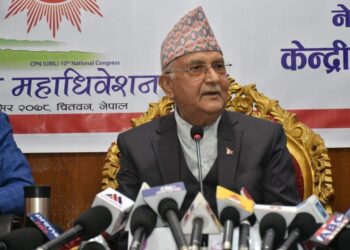 ओलीलाई चुनौती दिन दुई नेता अग्रसर : केपी ‘एकलौटी’ नेता