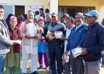 कृषकलाई च्याउ र प्याजको बीउ सहीत बिषादी प्रदान
