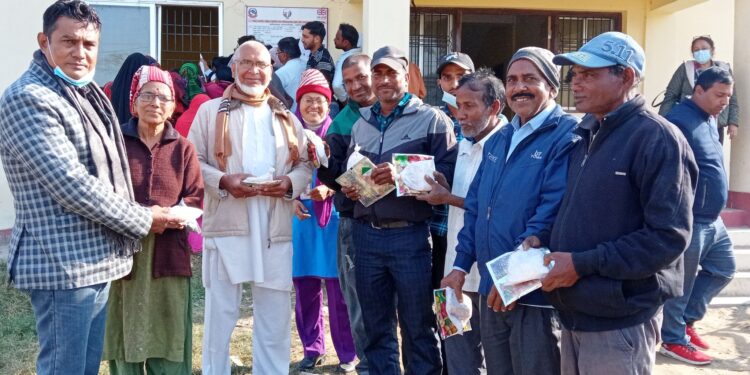 कृषकलाई च्याउ र प्याजको बीउ सहीत बिषादी प्रदान