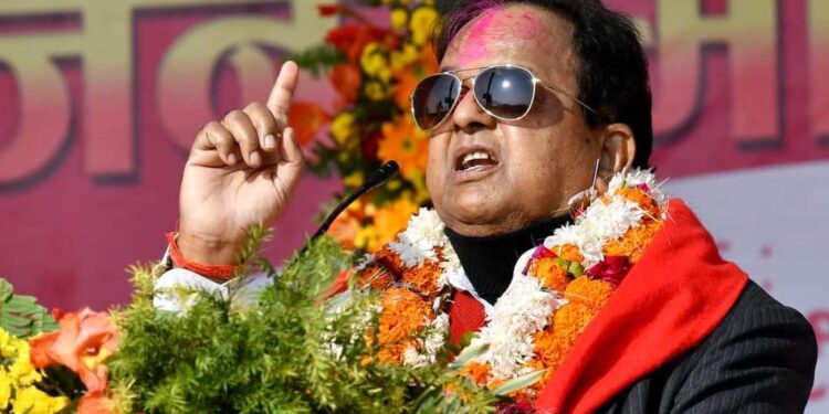 जसपाका केन्द्रीय सदस्य गुप्ता विभिन्न पार्टी चहारेर एमालेमा प्रवेश