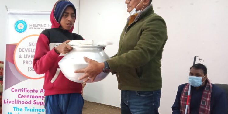 अपांगहरुलाई च्याउको तालिम सहीत सामाग्री