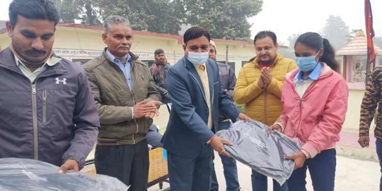 पठनपाठनमा प्रोत्साहीत गर्न रत्नराज्य माबिका ५ सय १० जनालाई झोला