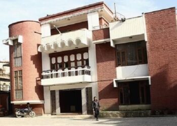 प्रचण्डले बिक्री गरे बङ्गला, छोरीले गरिन् ‘मध्यस्थ’को भूमिका