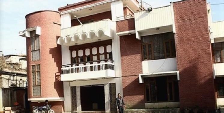 प्रचण्डले बिक्री गरे बङ्गला, छोरीले गरिन् ‘मध्यस्थ’को भूमिका