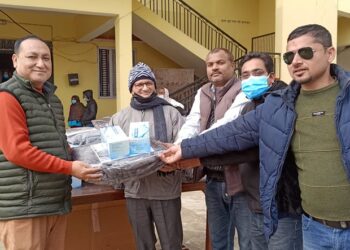 आखा अस्पताललाई कम्मल र मास्क