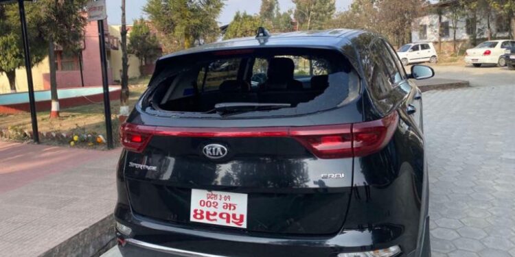 चिकित्सा शिक्षा आयोगका उपाध्यक्षको गाडी तोडफोड