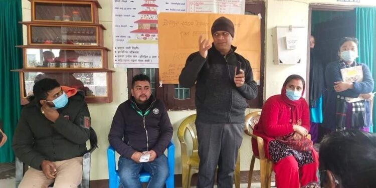 स्वयम् हेरचाह कृषि समूहलाई ७० हजारको चेक