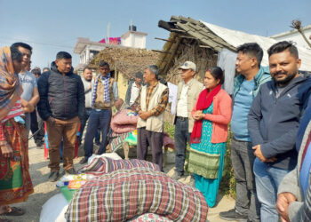 तरुण दल र नेविसंघले विपन्नलाई बाड्यो राहत