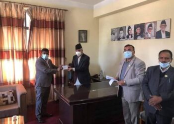 लोसपा र एमालेलाई ठुलो झटका , उपाध्यक्ष ,सचिव र एमाले नगस सदस्य एकैसाथ नेपाली काङ्ग्रेसमा प्रवेश