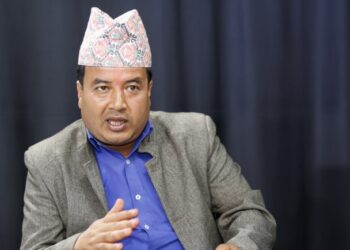 एमाले विवाद : खगराज अधिकारीलाई संगठनको जिम्मेवारीबाट तत्काल मुक्त गर्न महेश बस्नेतको माग
