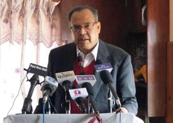 एमालेले दुई तिहाइको उल्टो दुई/तीन सिट जित्छ : झलनाथ खनाल
