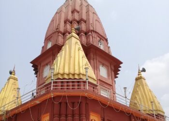 आस्थाको प्रतिक मानिने तौलेश्वरनाथ शिवालय मन्दिरमा विहानै देखि भक्तजनहरुको घुइँचो