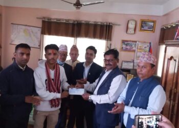 व्याक गियर सहितको माेटरसाइकल बनाउने सागर सम्मानित