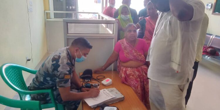 गृहमन्त्रीको पहलमा शियारीमा स्वास्थ्य शिविर