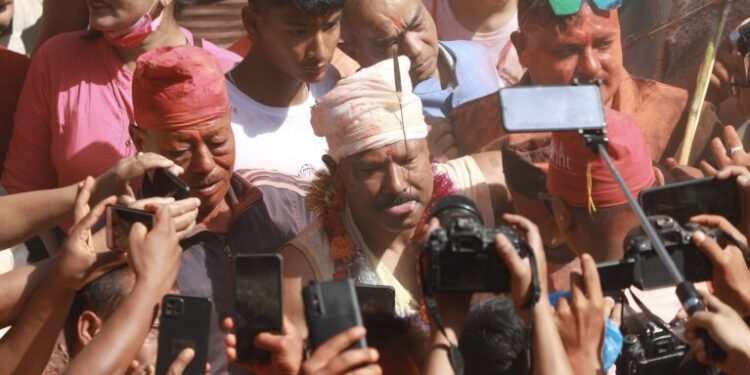 बुद्धकृष्णले छेडे नवौं र अन्तिम पटक जिब्रो
