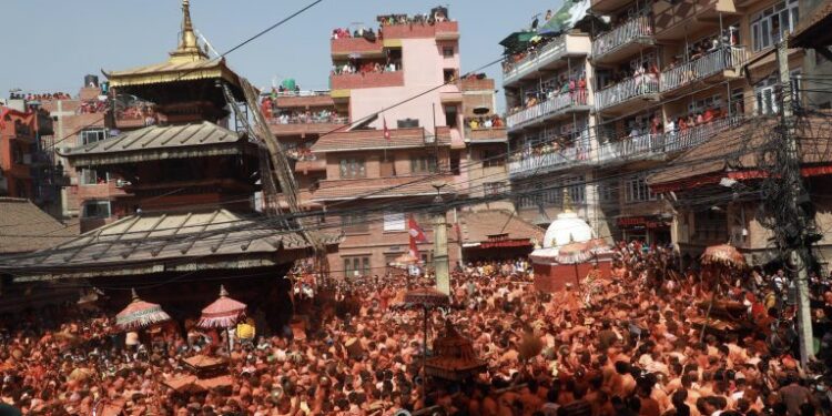सिन्दुरले रङ्गियो मध्यपुरथिमि (फोटो फिचर)