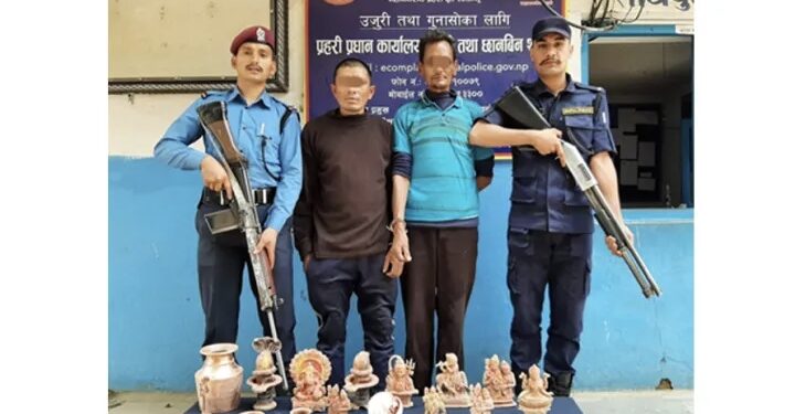 चोरिएका मूर्तिसहित २ जना पक्राउ