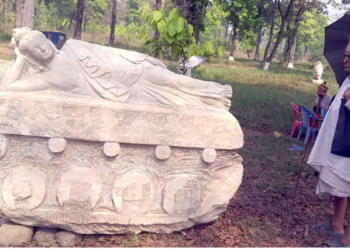 रुस र युक्रेन युद्धको विरोध गर्दै देवदहमा भगवान बुद्धका मूर्तिहरू कुँदिए