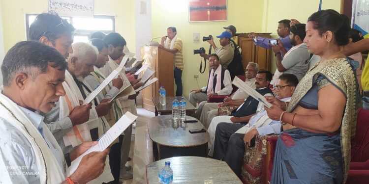 कपिलवस्तु नगरपालिकाका नव निर्वाचित पदाधिकारीहरुको सपथ ग्रहण