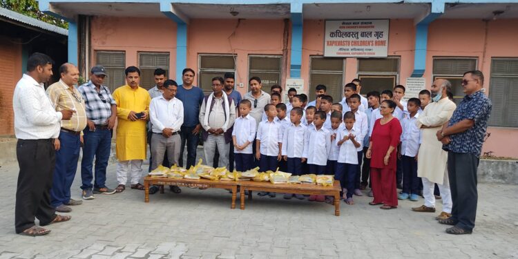 प्रेस यूनियन स्थापना दिवसको अवसरमा बालगृहका बालबालिकालाई शैक्षिक सामाग्री